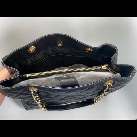 MICHAEL KORS - Susannah Black Leather Quilted Tote - Picture 8 of 10